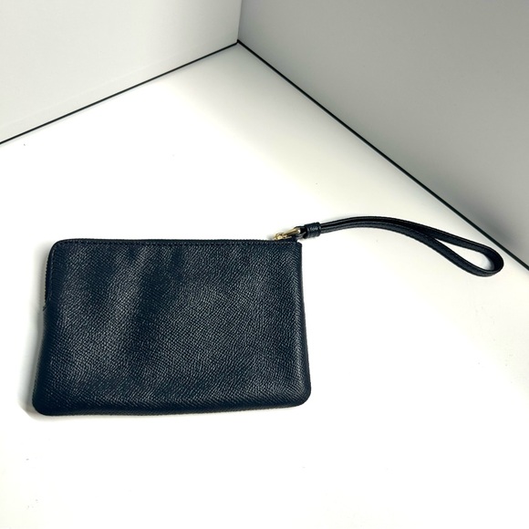 NWT Coach Women\'s Midnight Black Corner Leather Zip Wristlet‎